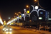  Abidjan: le festival de lumières se met en place dans les rues